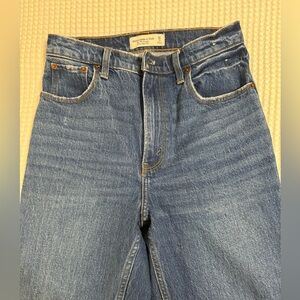 Abercrombie 90’s straight Jean ultra high rise